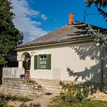 Erdős Casa de hóspedes Pécsely